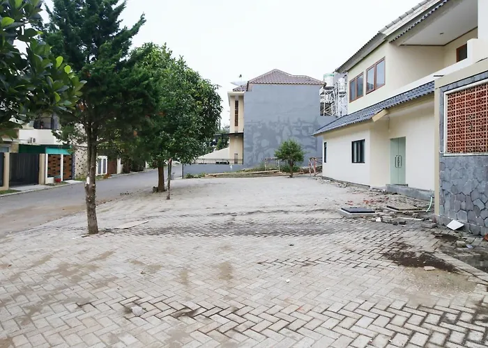 Reddoorz Plus At Panorama Villas Batu